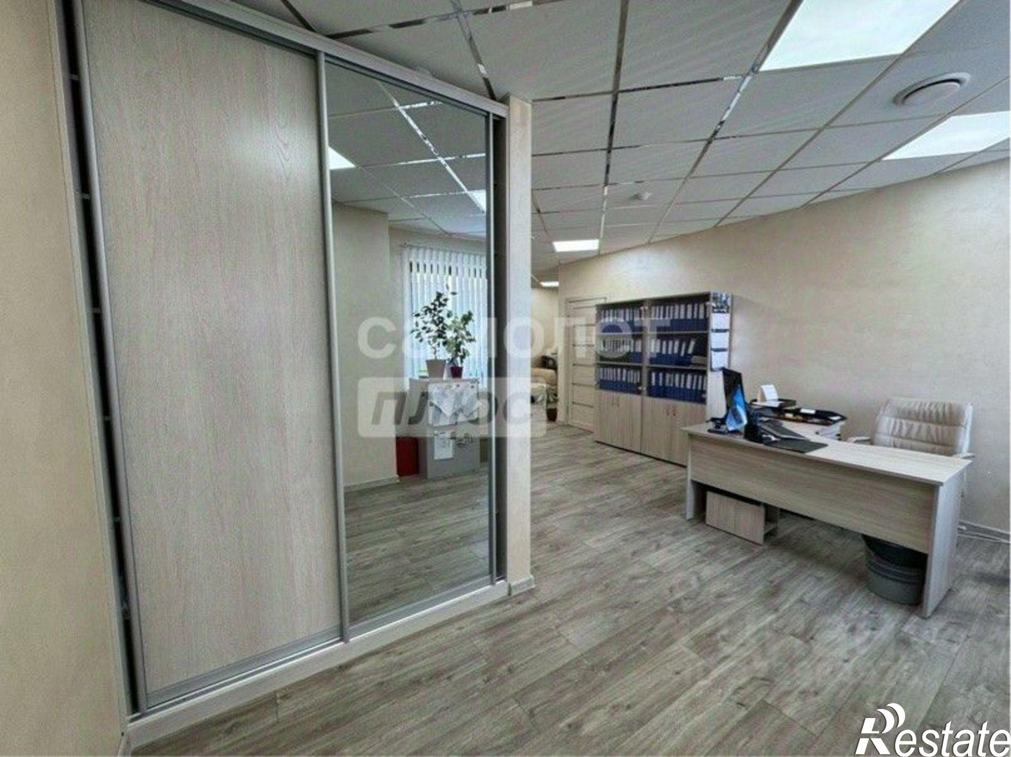 Купить офис, помещение под офис за 24 000 000 рублей на улица Горького, 11Б