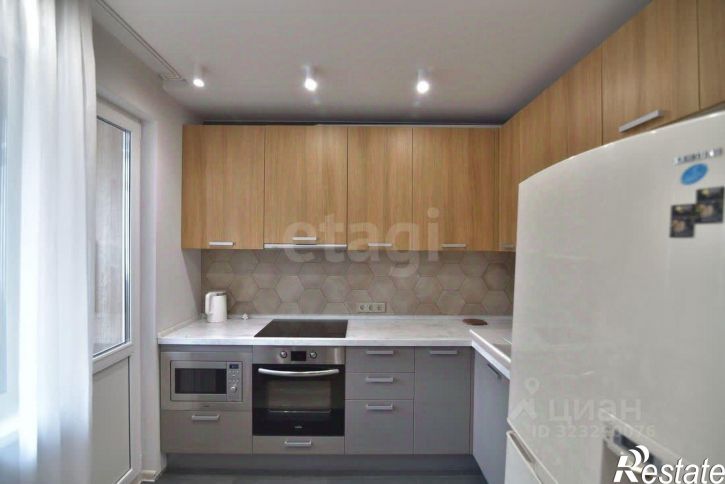 2-комн квартира улица Емельянова, 35А к3,  д. 35А к3