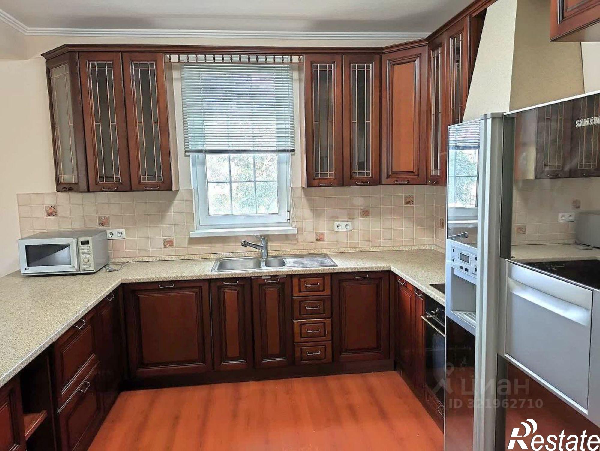 Сдать дачу, дом, коттедж за 140 000 рублей на улица Лунного Света, 19