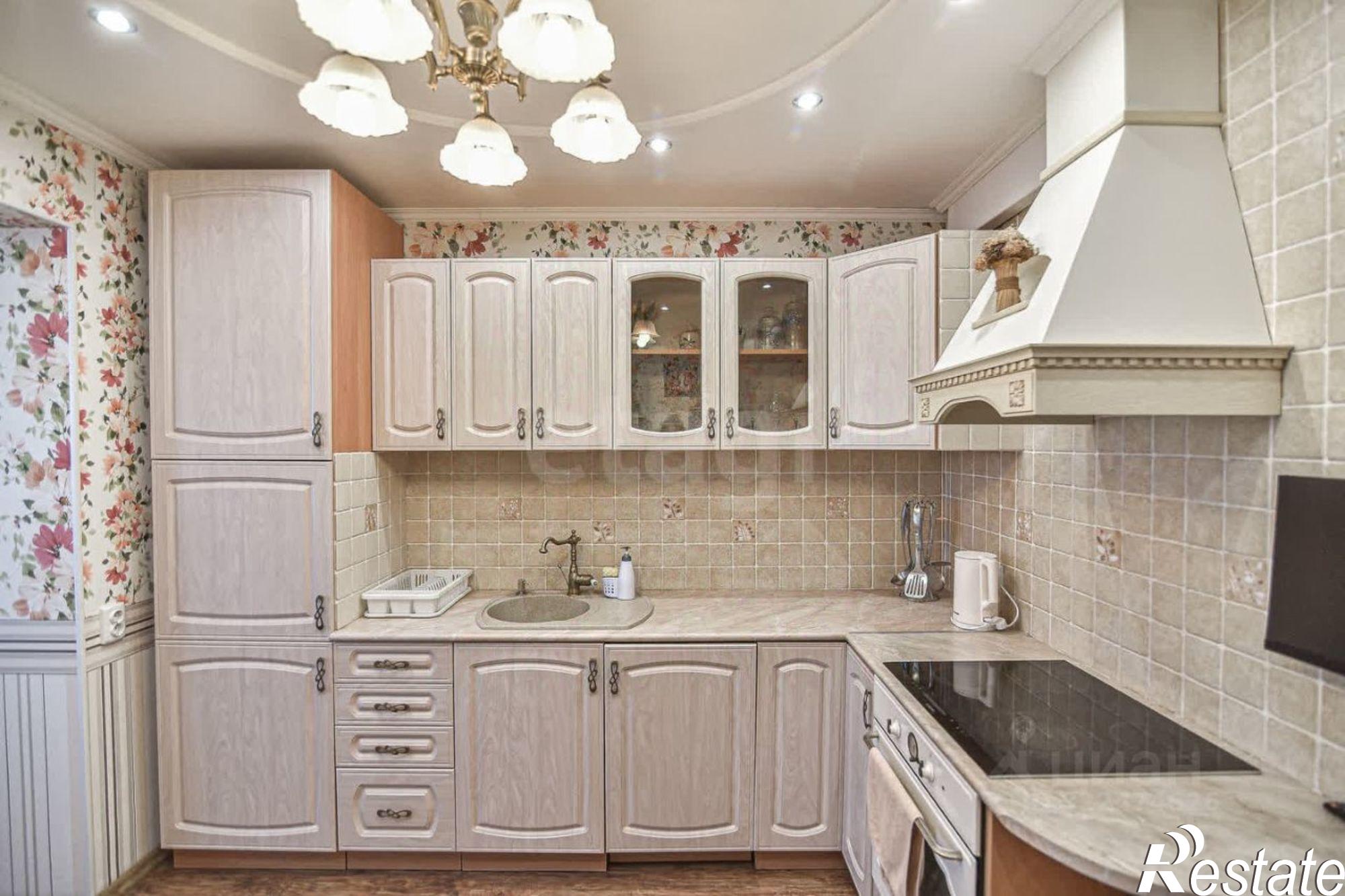 Сдать квартиру за 95 000 рублей на улица Емельянова, 17