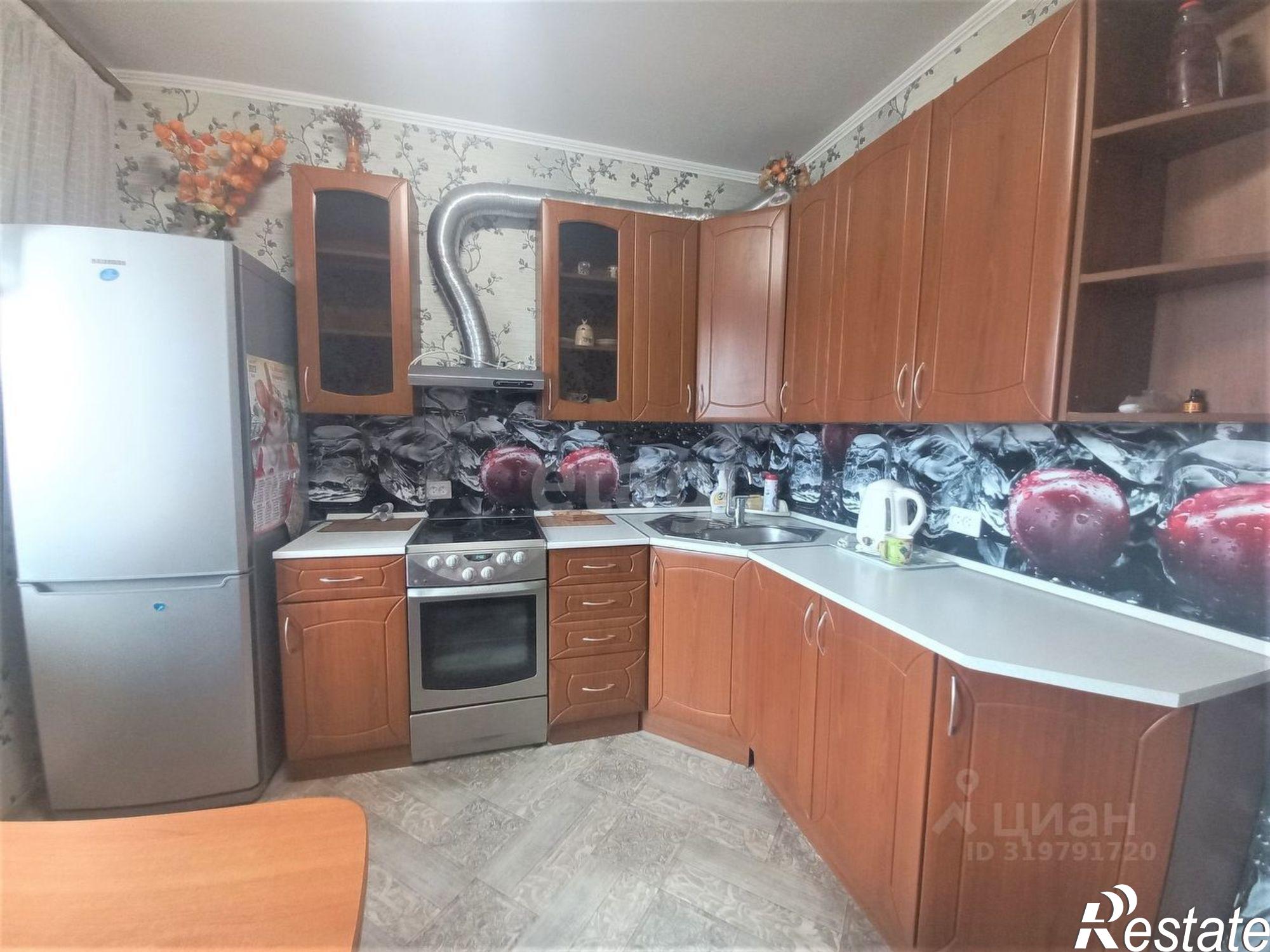 Сдать квартиру за 70 000 рублей на улица Есенина, 9