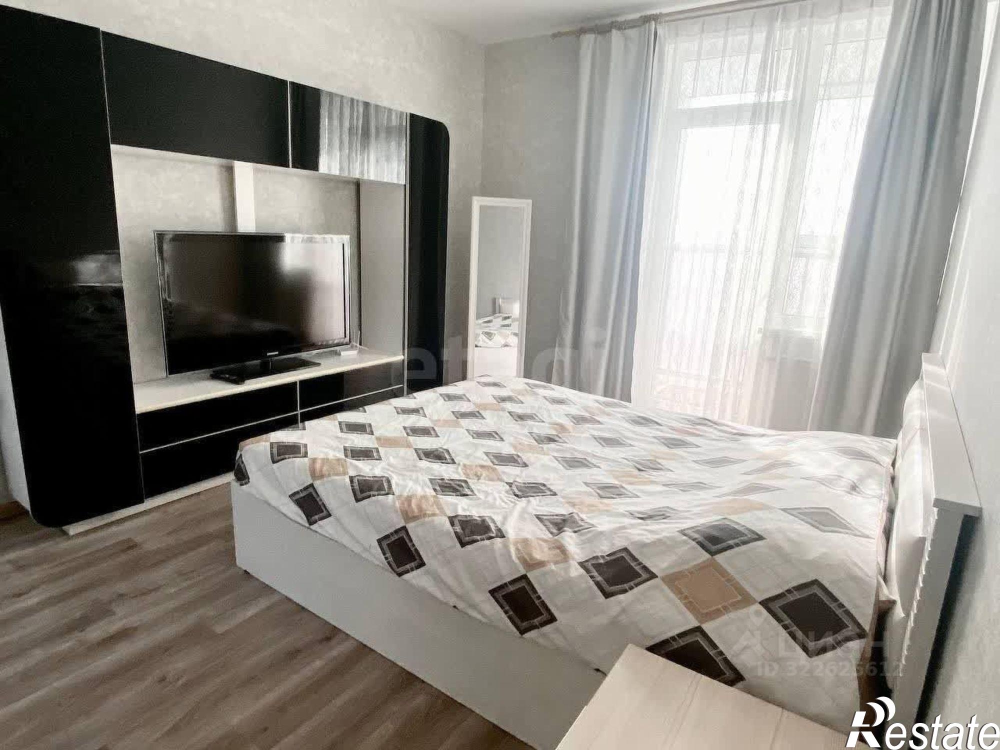 Сдать квартиру за 70 000 рублей на ул имени Николая Григорьевича Смирнова, 9