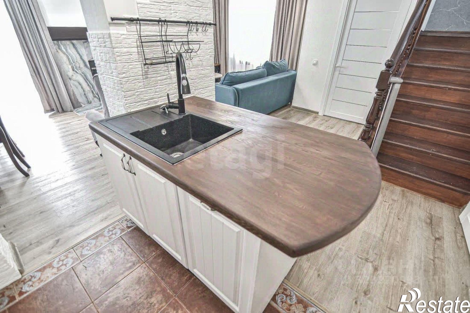 Сдать дачу, дом, коттедж за 160 000 рублей на улица Лунного Света, 17