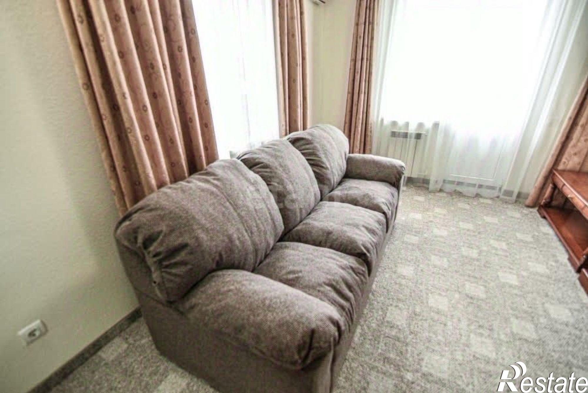 Сдать квартиру за 80 000 рублей на ул Солнечного света, 6Б