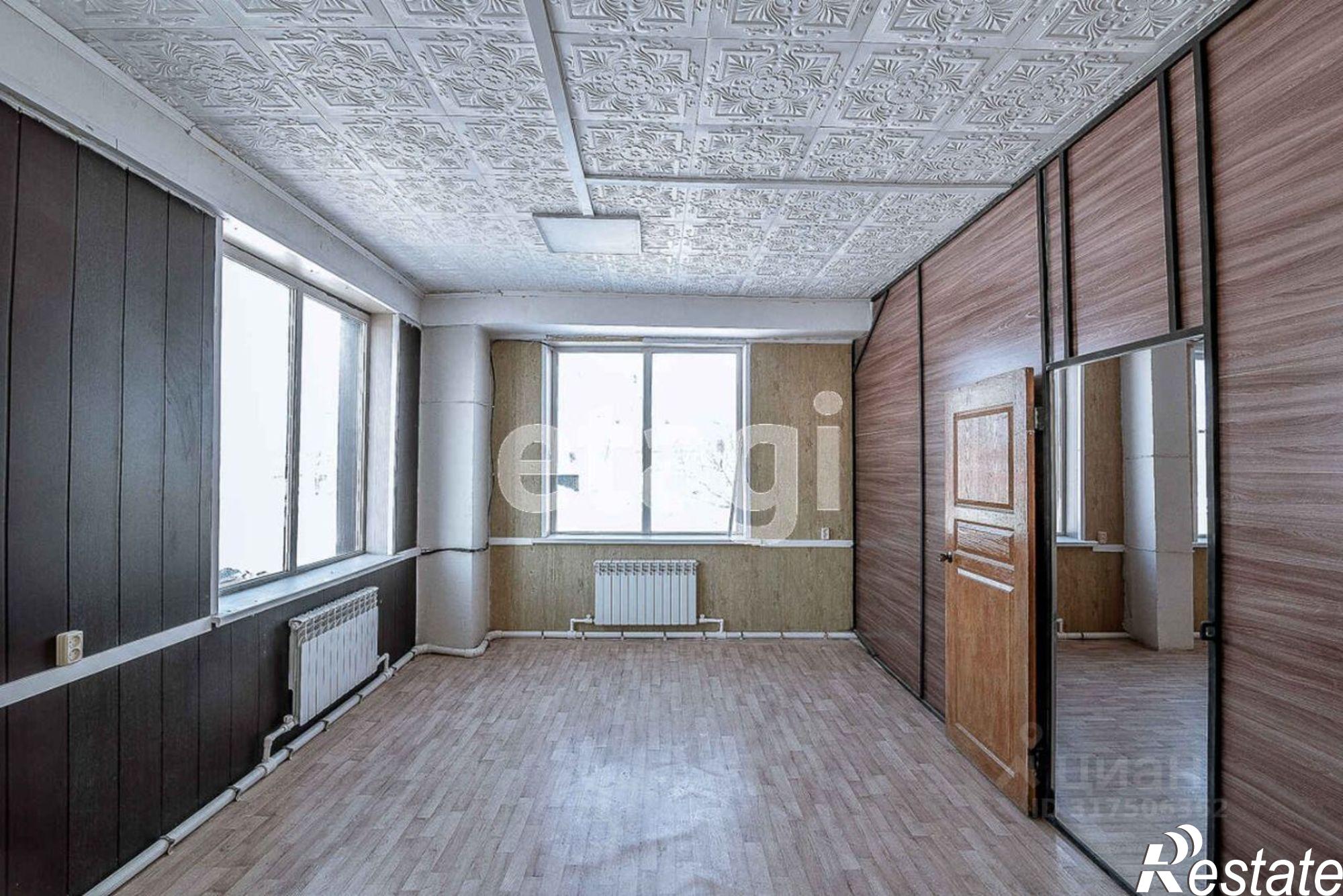 Купить складское помещение за 48 000 100 рублей на Холмская улица, 7/2