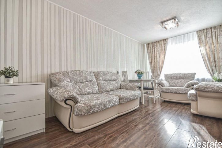 3-комн квартира улица Емельянова, 17,  д. 17