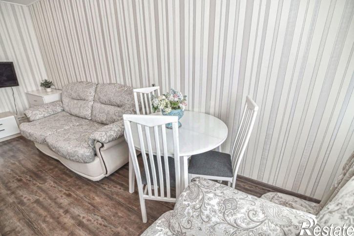 3-комн квартира улица Емельянова, 17,  д. 17