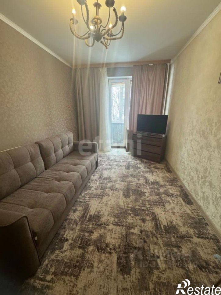 3-комн квартира Институтская улица, 18Б,  д. 18Б