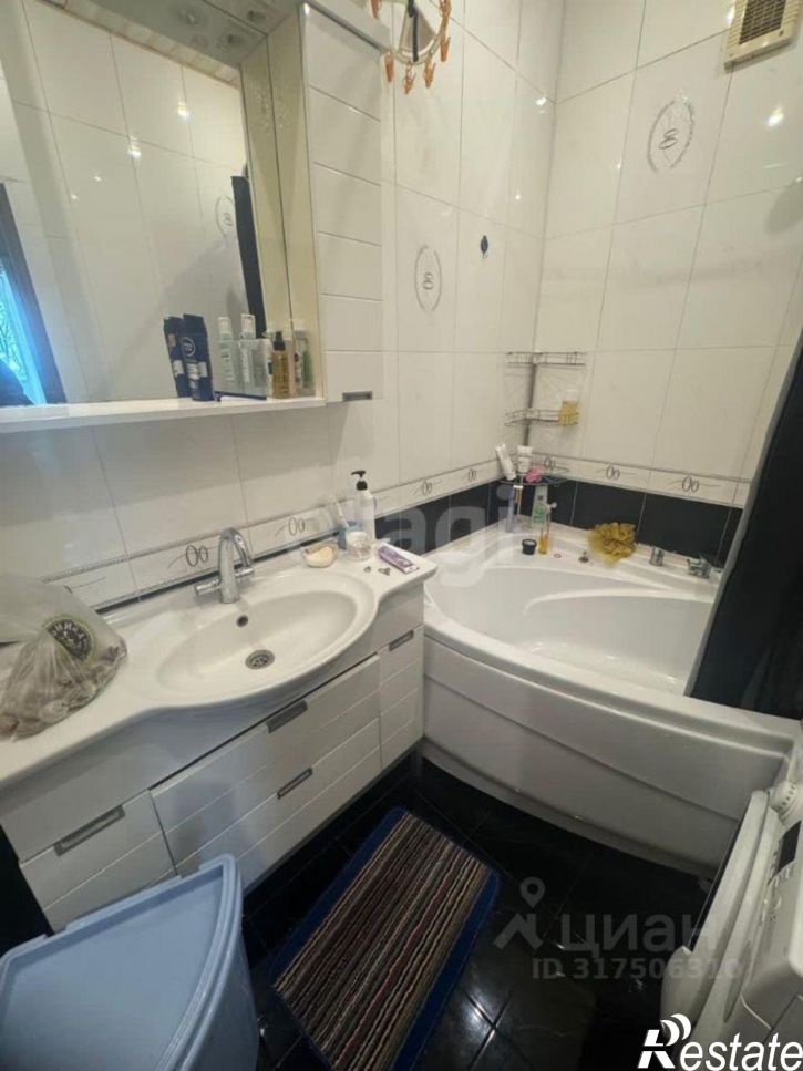 3-комн квартира Институтская улица, 18Б,  д. 18Б