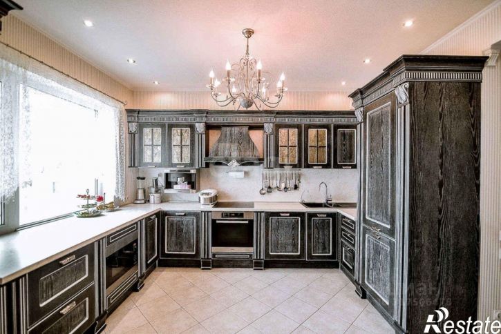 4-комн квартира проспект Победы, 9,  д. 9