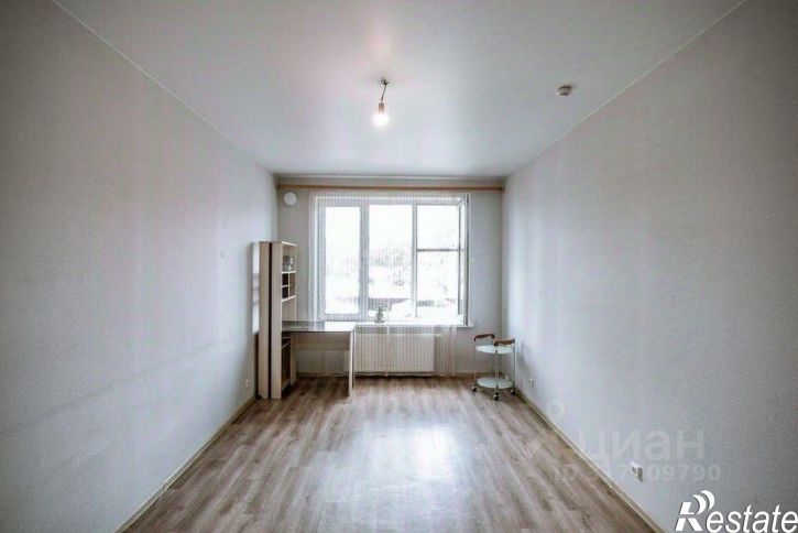 2-комн квартира ул имени Николая Григорьевича Смирнова, 9,  д. 9