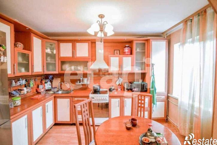 4-комн квартира проспект Победы, 90,  д. 90