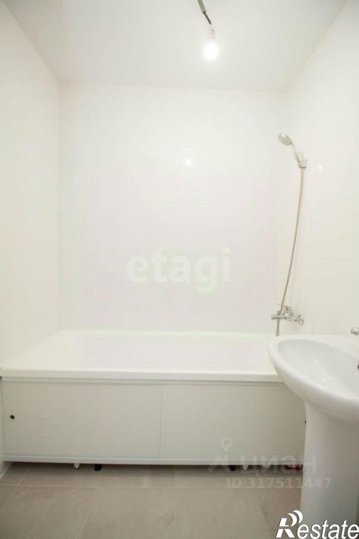 1-комн квартира ул имени Владимира Жириновского, 1,  д. 1