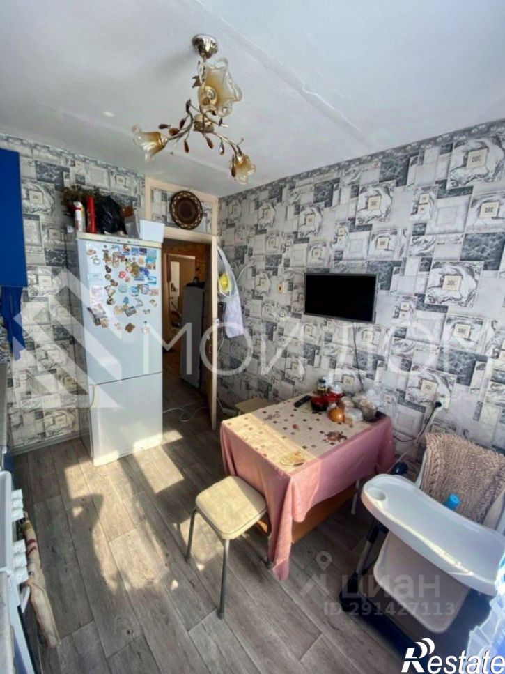 3-комн квартира улица Комарова, 27,  д. 27