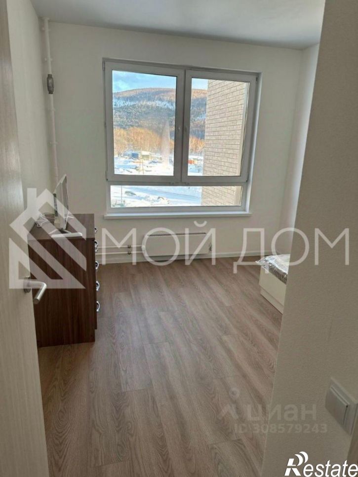 2-комн квартира улица имени Владимира Жириновского, 1,  д. 1