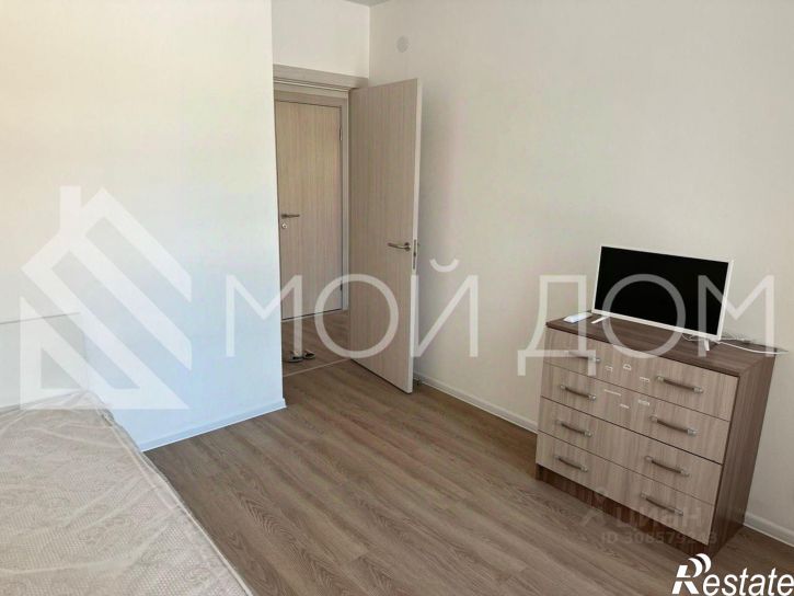 2-комн квартира улица имени Владимира Жириновского, 1,  д. 1