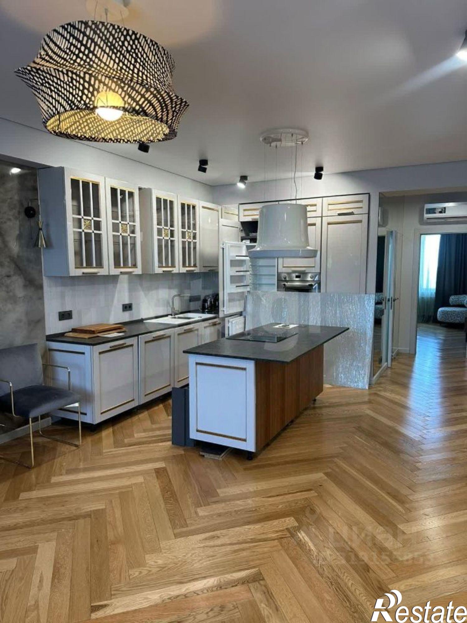 Купить квартиру за 35 000 000 рублей на Горная улица, 8 к4