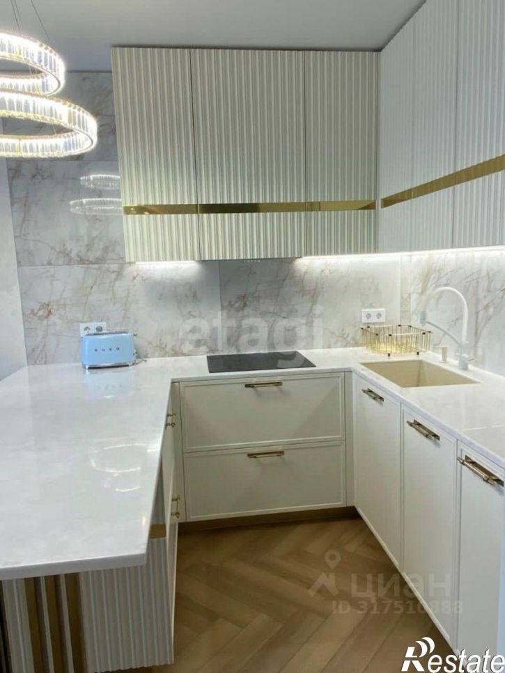 3-комн квартира улица Горького, 30/2,  д. 30/2