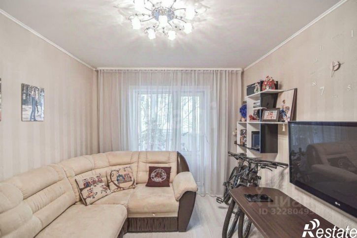 4-комн квартира улица Есенина, 9,  д. 9