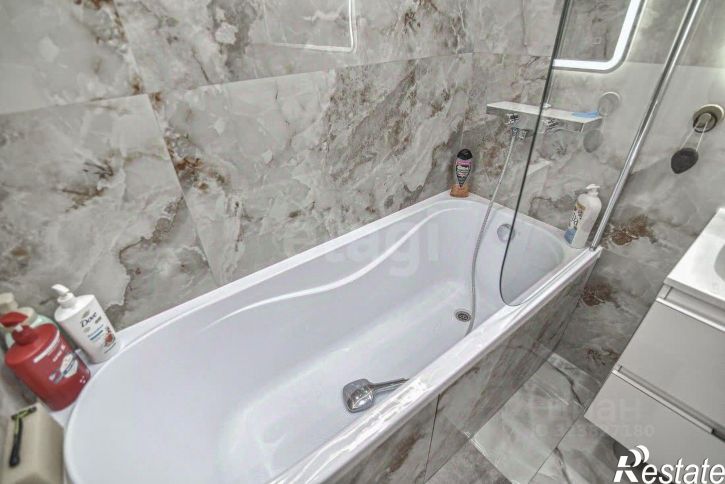 2-комн квартира улица имени Владимира Жириновского, 1 к1,  д. 1 к1