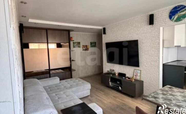 3-комн квартира улица Емельянова, 21,  д. 21