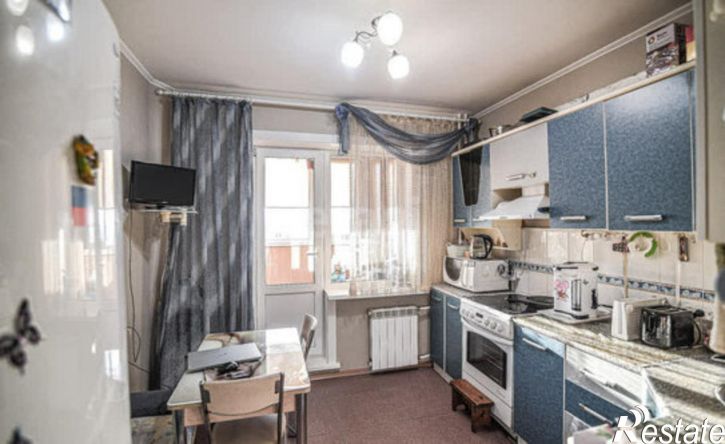 3-комн квартира улица Емельянова, 1,  д. 1