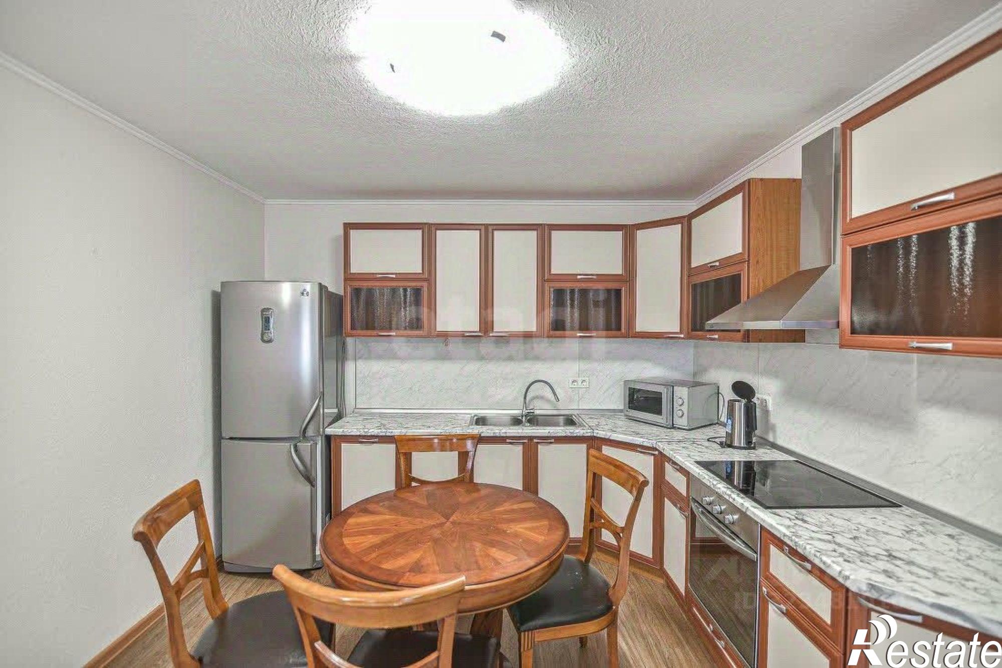 Сдать квартиру за 90 000 рублей на Спортивная улица, 22