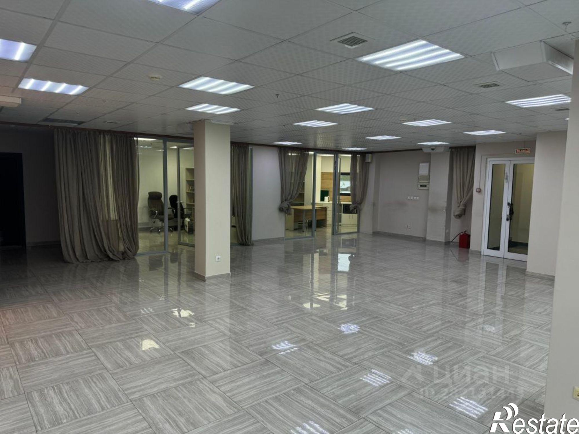 Сдать офис, помещение под офис за 41 083 рублей на улица Дзержинского, 40/1