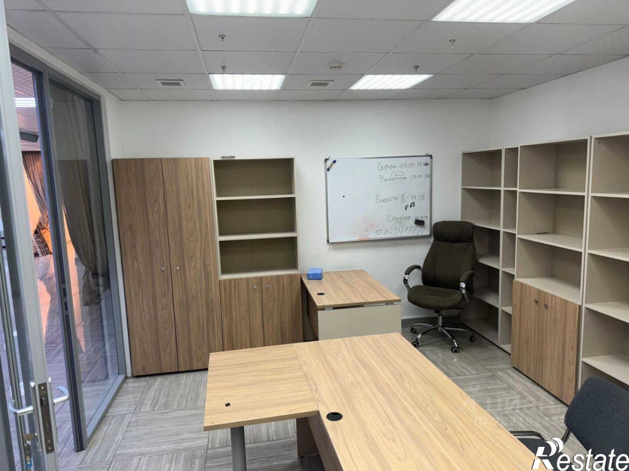 Сдать офис, помещение под офис за 41 083 рублей на улица Дзержинского, 40/1