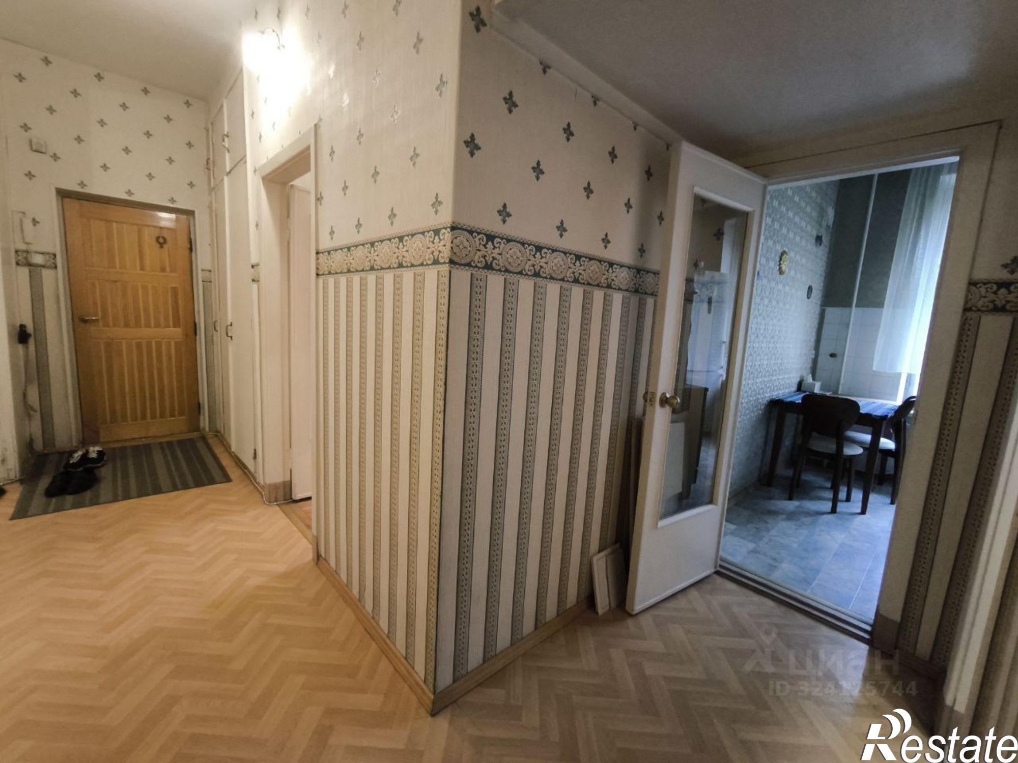 Купить квартиру за 30 000 000 рублей на Коммунистический пр-кт, 27