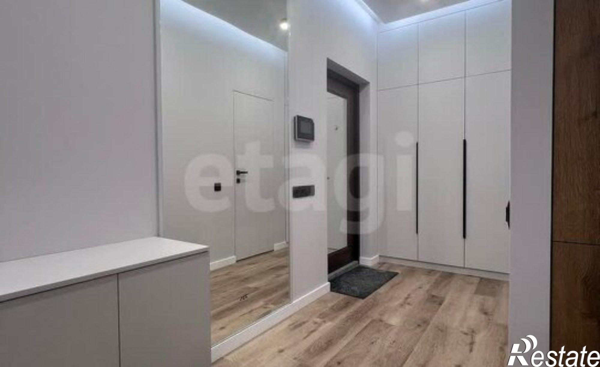 Купить квартиру за 15 000 000 рублей на ул Горная, 4