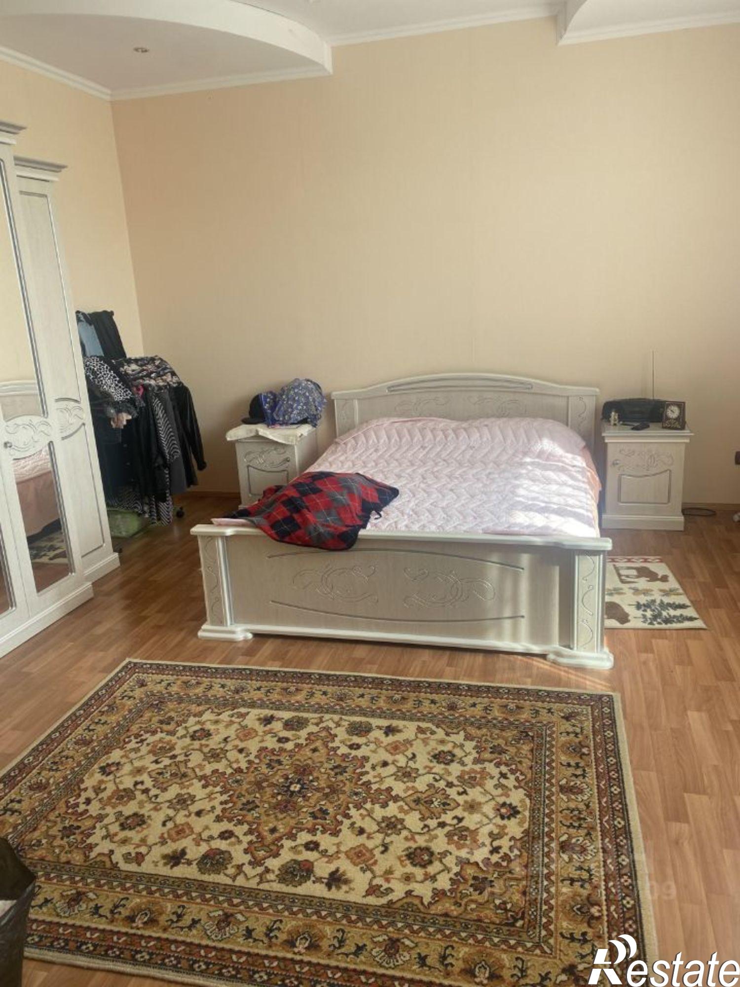 Сдать дачу, дом, коттедж за 180 000 рублей на Сиреневый переулок, 156